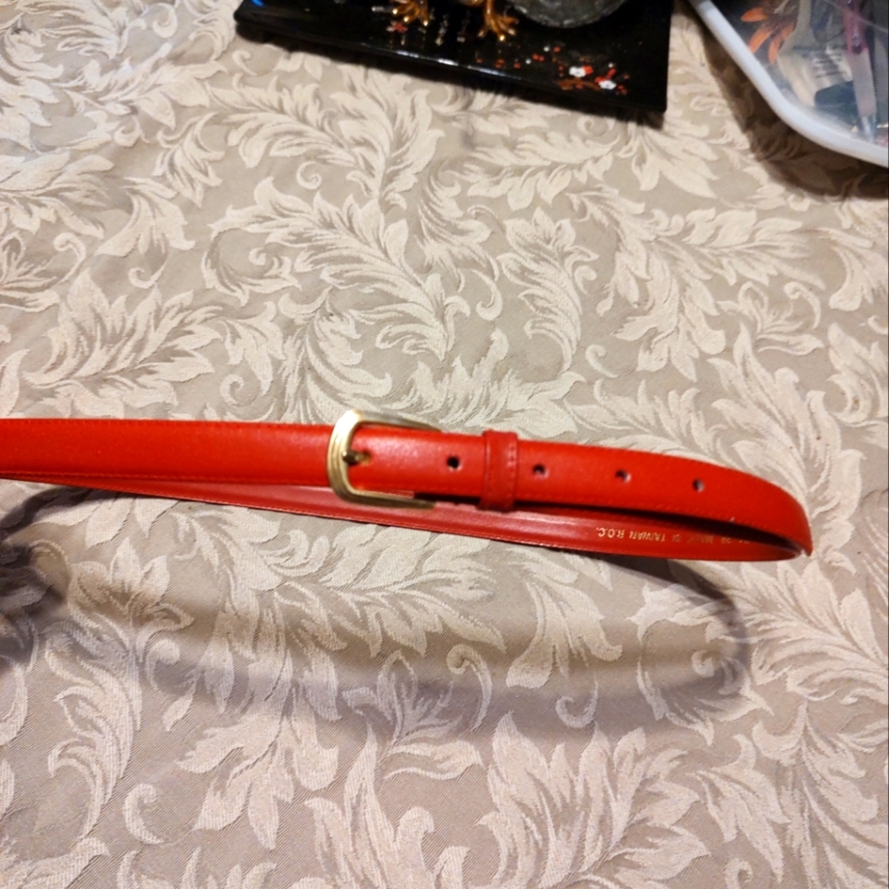 🍒 Lovely Vintage 70's Cherry Red Genuine Bonded Leather & Gold Belt - M/L - Picture 10 of 16
